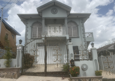 San Fernando house for sale 3.5 m ono call 738-8767