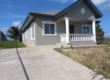 San Fernando house only 1.55 m call 738-8767 cash sale only